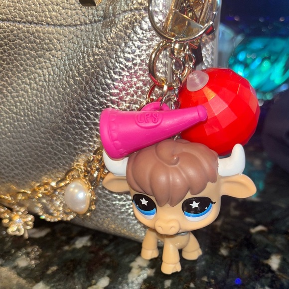 Littlest Pet Shop bison keychain - Picture 7 of 7